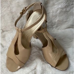 Tahari Gaby Heels (size 7.5)